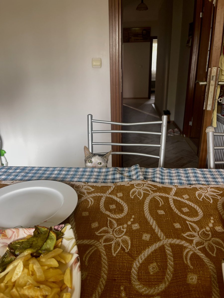 o anlattı ben dinledim kızgınmış bizlere