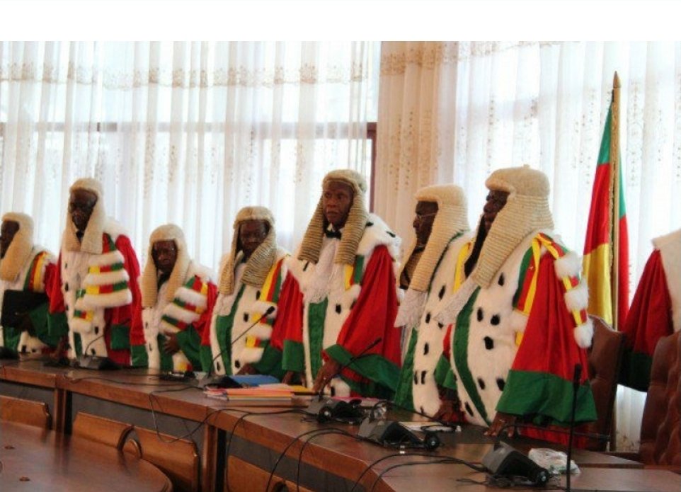 Pas de mot pour exprimer ce mascarade. séparation de pouvoir? A quel moment le bien commun sera au dessus de l'individulisme ? Pitié a t il encore de nos jour normal de porter cette herritage colonialiste sur la tête !!!  #conseilconstitutuinel #electionprésidentielle237