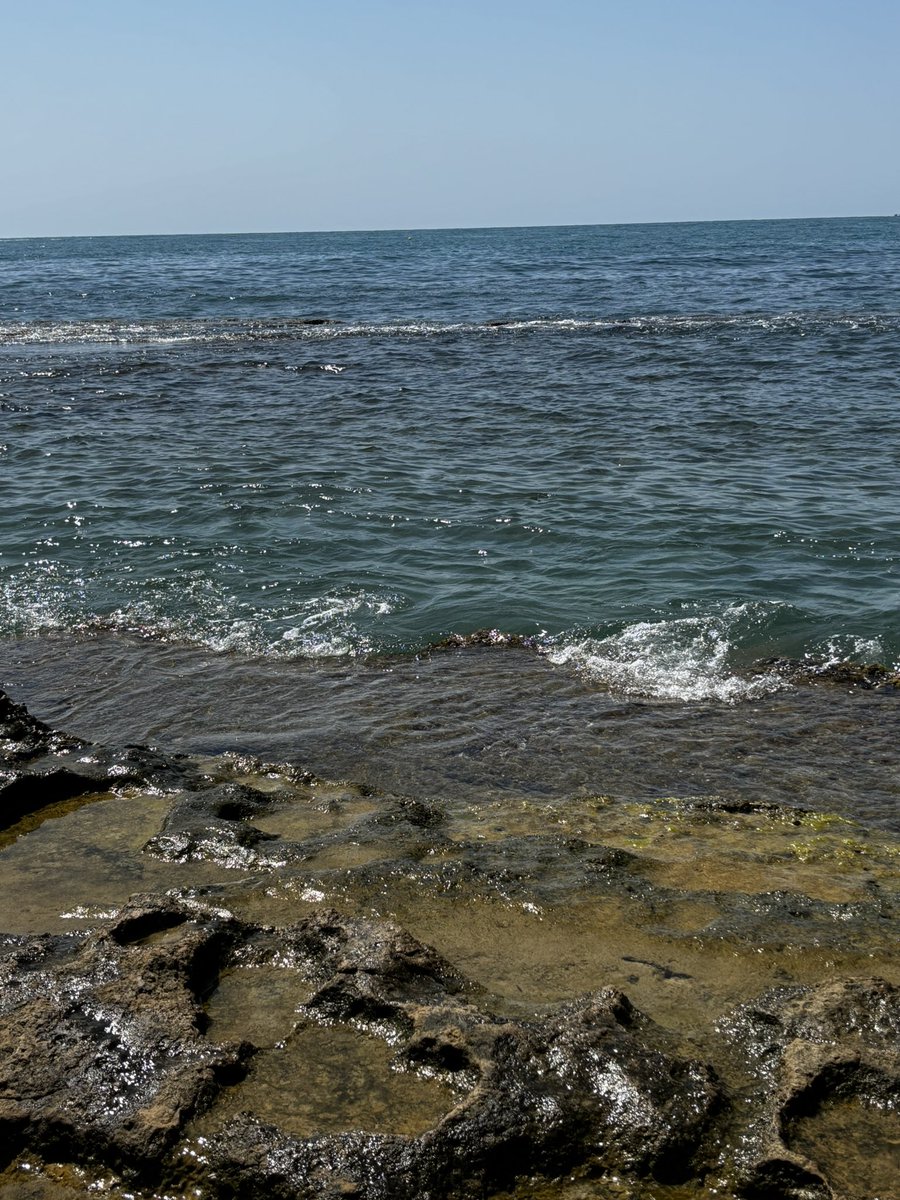 Poder darse un bañito delicioso aquí y en cualquier momento del año porque lo tienes al lado. Alabado el día que salí por patas de Madrid.
#feliz