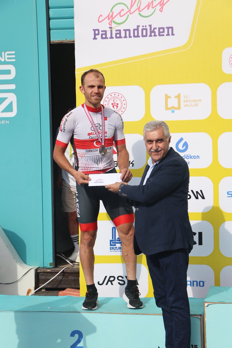 Ulusal ve uluslararası pek çok sporcuyu Erzurum’da buluşturan Palandöken MTB Cup Series Races – 2025 organizasyonuna ev sahipliği yapmanın gururunu yaşadık.

Yarış sonunda dereceye giren sporculara ödüllerini Genel Sekreterimiz Zafer Aynalı, Başkan Danışmanımız Hüseyin Koçan ve