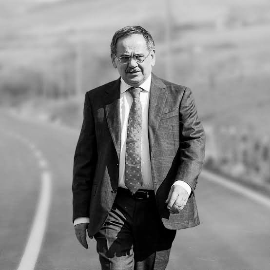 Vefat eden eski Bayındırlık ve İskan Bakanımız, Samsun Büyükşehir Belediyesi eski Başkanı Mustafa Demir’e Cenab-ı Allah’tan rahmet; ailesine ve tüm sevenlerine başsağlığı diliyorum. Mekânı cennet olsun.