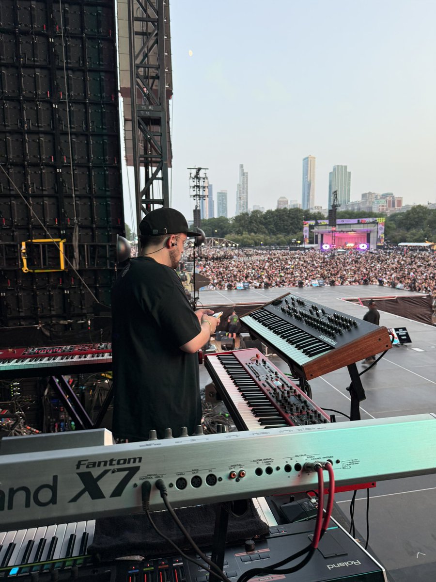 joshuamjessen's tweet photo. #TWICE_AT_LOLLAPALOOZA https://t.co/PYyaLXpksX