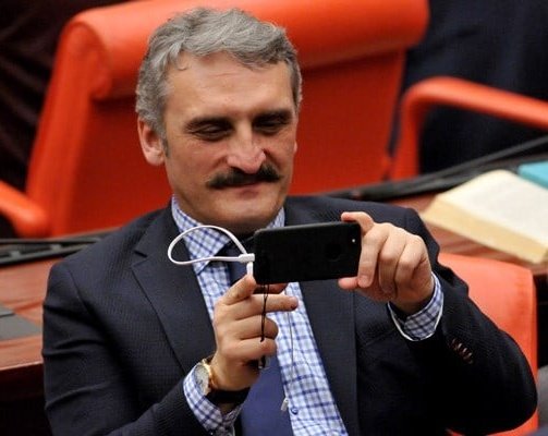 Şu tipitipin, üniversitesiyi geçtim, herhangi bir liseden mezun olabileceğine inanan var mı?..