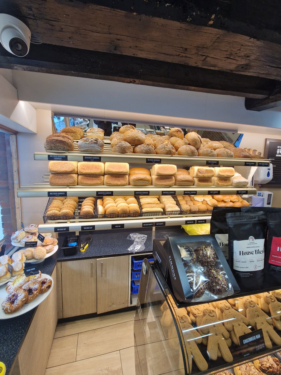 ghostofgoose5's tweet photo. What a lovely old bakery in #StAlbans.
Even better they take cash.
#ShopLocal #ShopIndependent #ShopSmall #PayCash #BoycottCashlessSociety https://t.co/u0sQO2qf1x