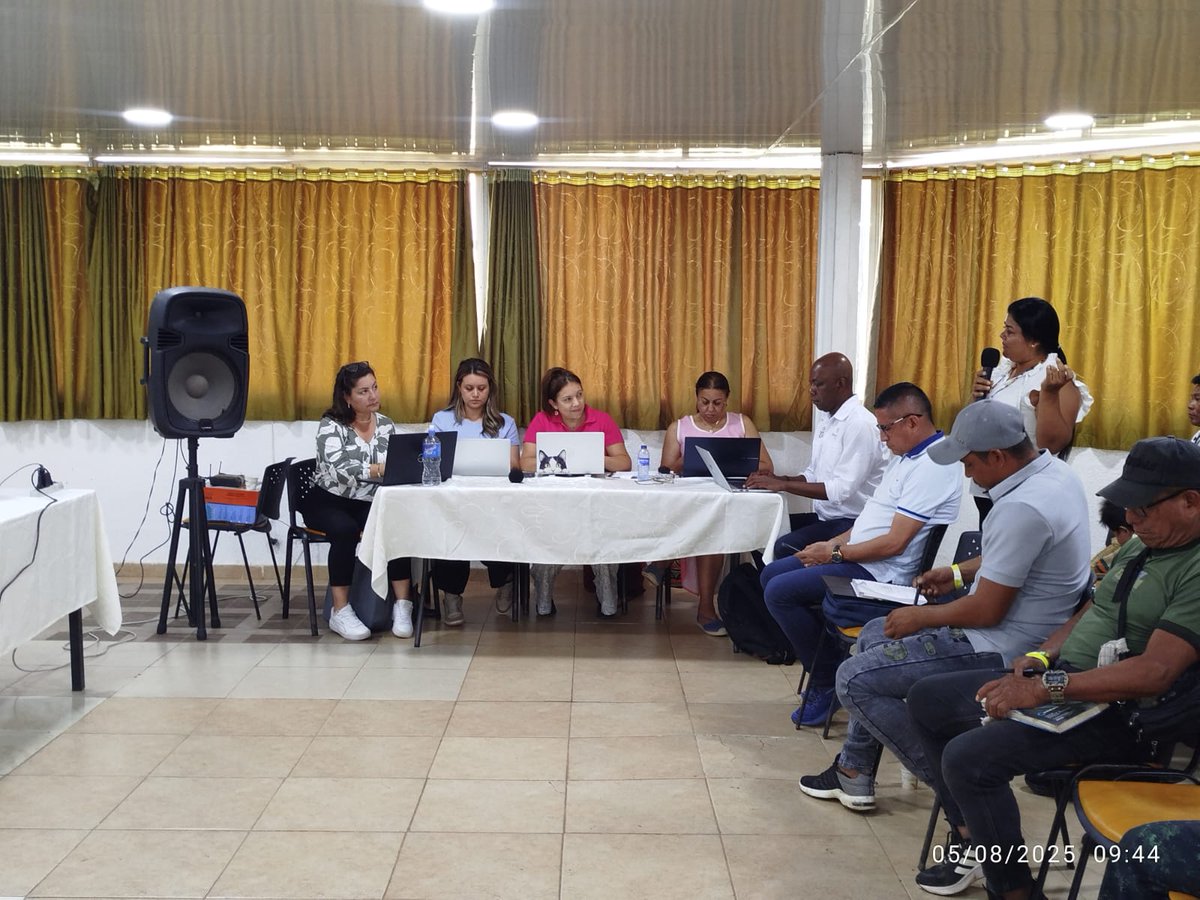 PyCEtnicas's tweet photo. MEN participó en jornada de diseño del plan integral de Reparación colectiva-PIRC para el pueblo Jiw departamentos de Guaviare y Meta. Equipo educación pueblos y comunidades étnicas, en articulación con el áreas de  permanencia y superior.@Mineducacion @DanielRMed @faridespitre https://t.co/6UhSAEJ5R1