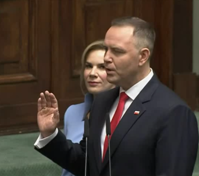 HubnerrMax's tweet photo. Orzeł wylądował, moi drodzy.

Powtarzam - Orzeł wylądował. https://t.co/8EUEeRiMth