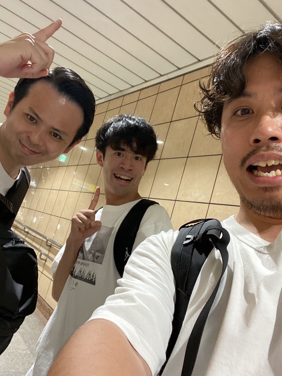ebinter25's tweet photo. キングオブコント2回戦ありがとうございました！！
頼む😭😭
今年も５分やらせてください！！！
頼む😭😭😭😭

こんたありがとう！！最高のオペレーター！！ https://t.co/TicjSxbYQW