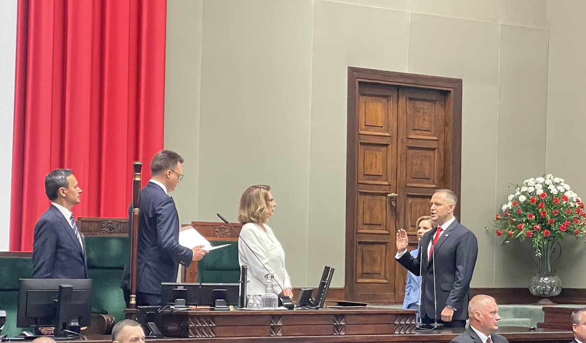 Powodzenia panie Prezydencie 🇵🇱👍❤🌹🥰