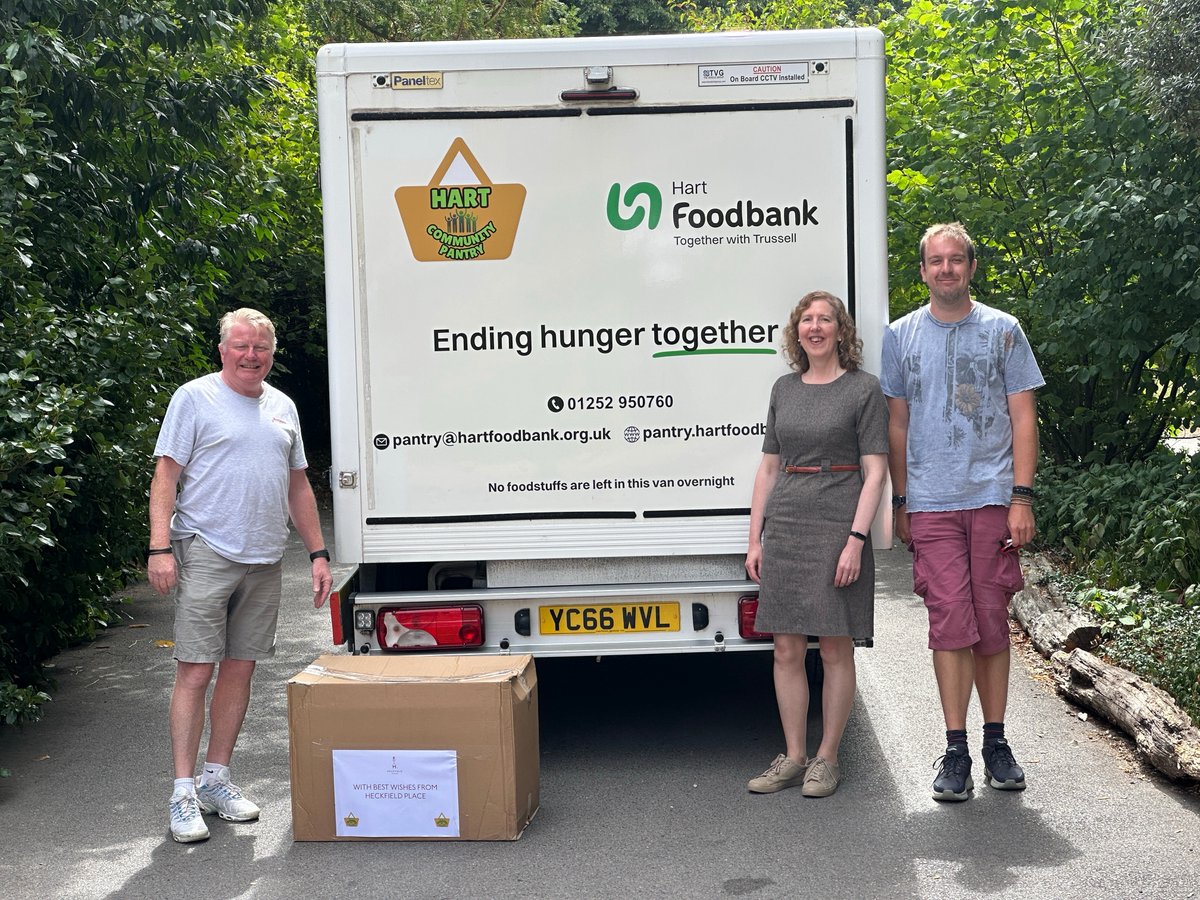Heckfield Place provide fresh food donations to support the Hart Community  🍎🏡

This generous contribution helps fill packages with high-quality chilled, frozen &amp; cupboard essentials for local families in need. 👏 

👉 ow.ly/twUR50WAwpF

#CommunitySupport