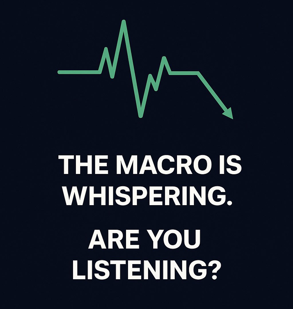 Mintscope1's tweet image. 🔻 U.S. inflation just dropped to 1.75% — a steep decline that hints at incoming rate cuts.
🔺 Meanwhile, Bitcoin is sitting right on its most critical support – the trendline that held every major leg up this cycle.

Rate cuts fuel liquidity.
Liquidity flows to risk.
Risk leads…