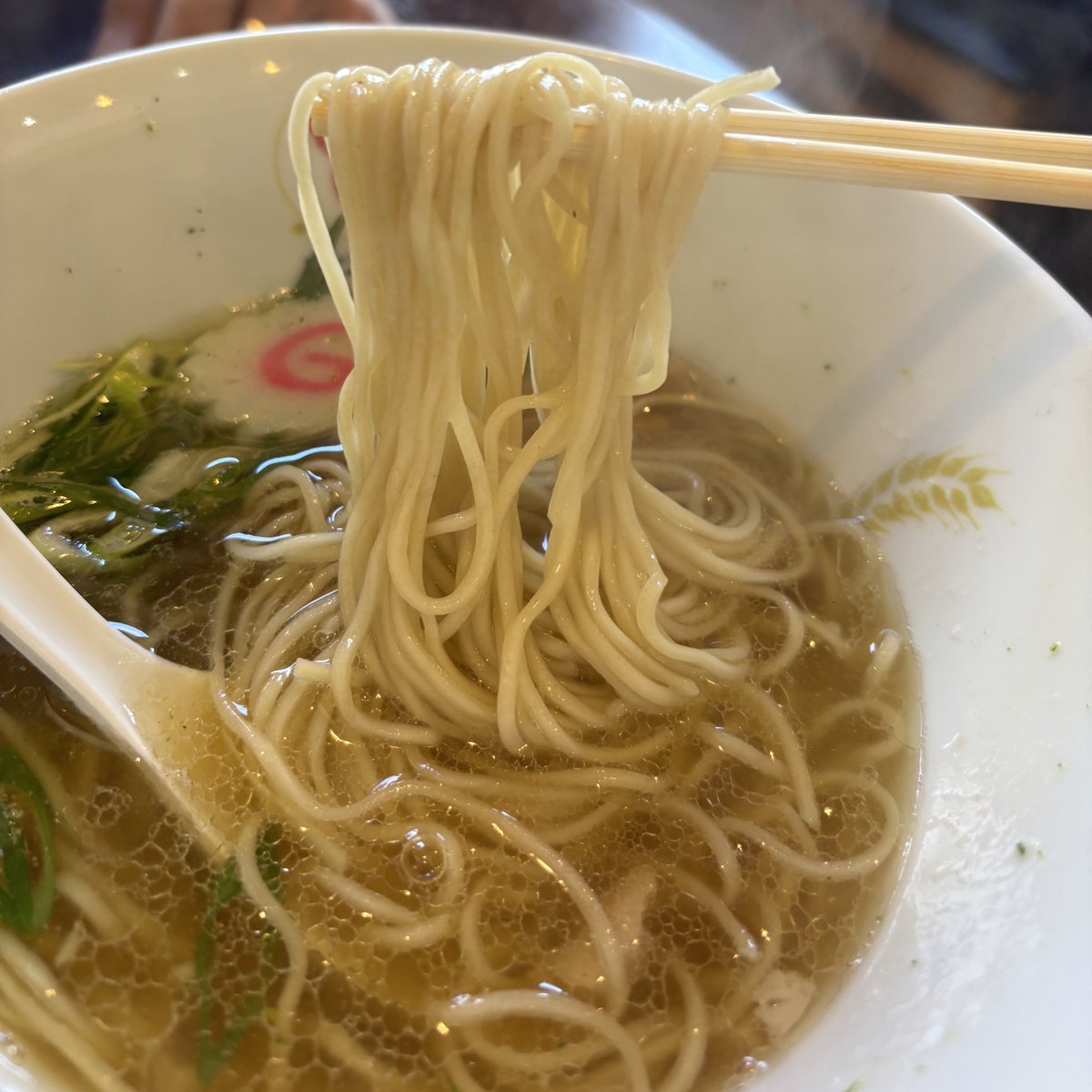 42 43📍麺や ひなた（兵庫−塚口）

★限定『極ニボ　煮干しまぜそば』
　tp豚バラ焼豚、青ネギ
★『白醤油らーめん』

おいしすぎて2杯食い( ⸝⸝⸝˙~˙⸝⸝⸝ )ﾃﾍ