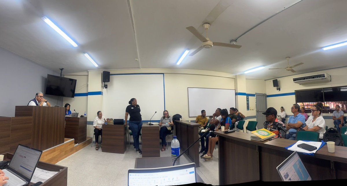 PyCEtnicas's tweet photo. El equipo Pueblos y comunidades etnicas del MEN y el equipo SED Cordoba participaron de la jornada de asistencia tecnica con pueblos indigenas en el departamento de Cordoba el pasado 25 de julio de 2025 @faridespitre @DanielRMed @Mineducacion https://t.co/XOyl3CrlhR