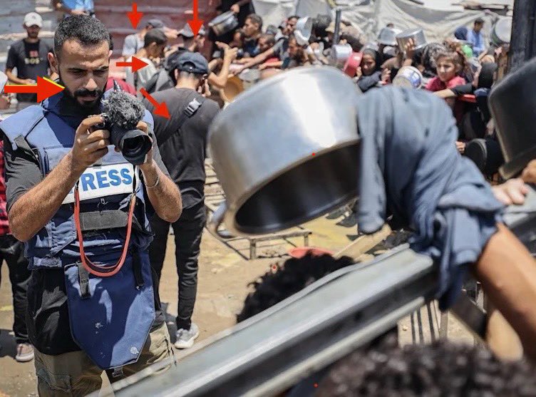 Les dijimos que en Gaza no hay hambruna, les volvimos a decir que los estaban engañando.
Les dijimos miles de veces que los únicos que pasan hambre en gaza son todos judíos y están secuestrados.
Les mostramos las fotos y los videos de la comida que nadie reclama ni reparte.
Les