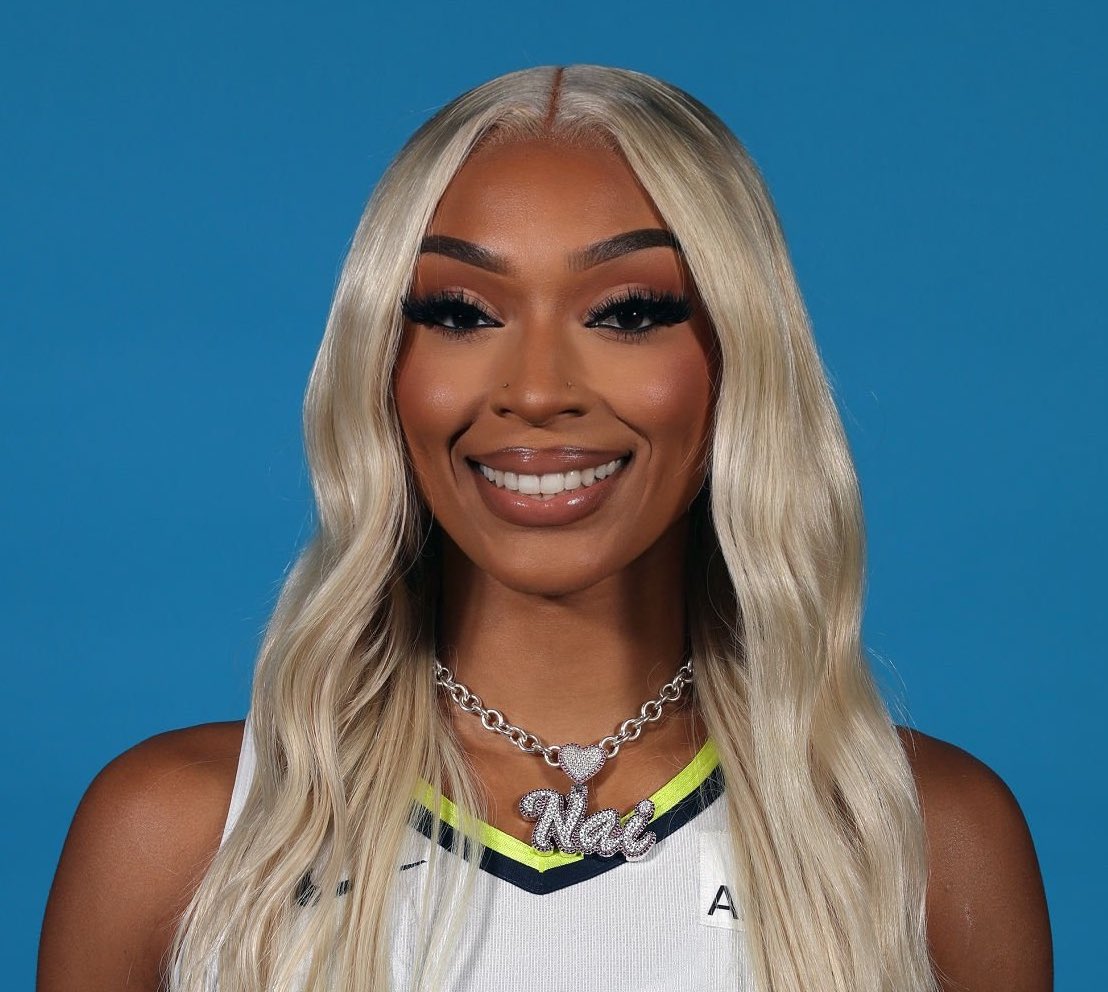 DiJonai Carrington in her first game with Minnesota:

13 PTS (10 in 4th Q)
4 RBS
3 STL+BLK
2 AST
17 MIN

Minnesota wins, 91-87! ✨