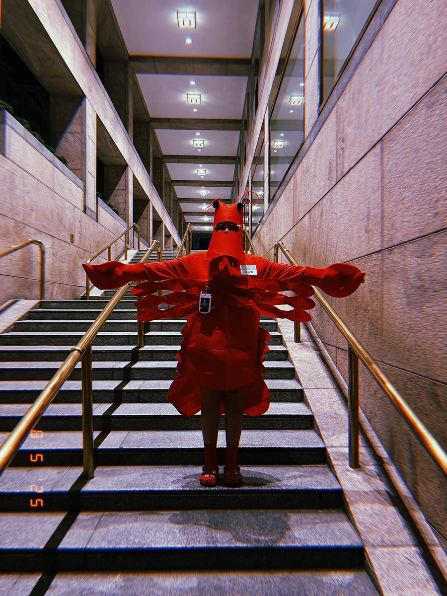thepadmos's tweet photo. who the people really came to see: George the Lobster and Bitter But Butter 🦞🧈
#XdinaryHeroesinDC #GeorgetheLobster #BitterButBetter https://t.co/3arqX16ChU