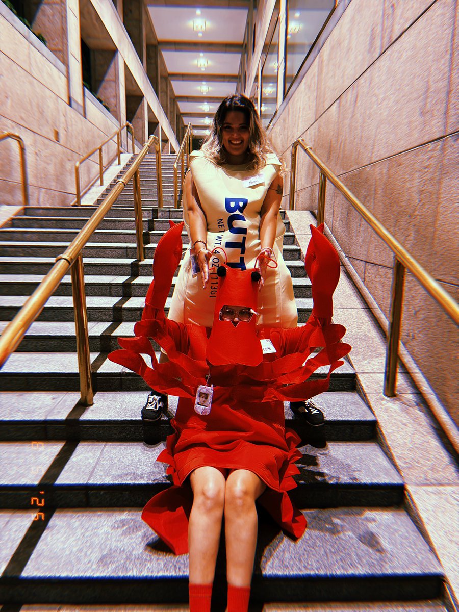 thepadmos's tweet photo. who the people really came to see: George the Lobster and Bitter But Butter 🦞🧈
#XdinaryHeroesinDC #GeorgetheLobster #BitterButBetter https://t.co/3arqX16ChU