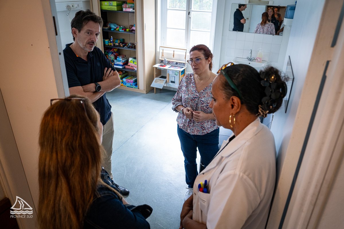 Province Sud (@provincesud) on Twitter photo Sonia Backès en visite au CMS de Bourail
Ce mercredi 6 août, la présidente de la province Sud, <a href="/SoniaBackes/">Sonia Backes</a>, s’est rendue au centre médico-social (CMS) de Bourail. Une visite de terrain qui lui a permis de rencontrer les équipes, de découvrir les installations rénovées et Sonia Backès en visite au CMS de Bourail
Ce mercredi 6 août, la présidente de la province Sud, <a href="/SoniaBackes/">Sonia Backes</a>, s’est rendue au centre médico-social (CMS) de Bourail. Une visite de terrain qui lui a permis de rencontrer les équipes, de découvrir les installations rénovées et