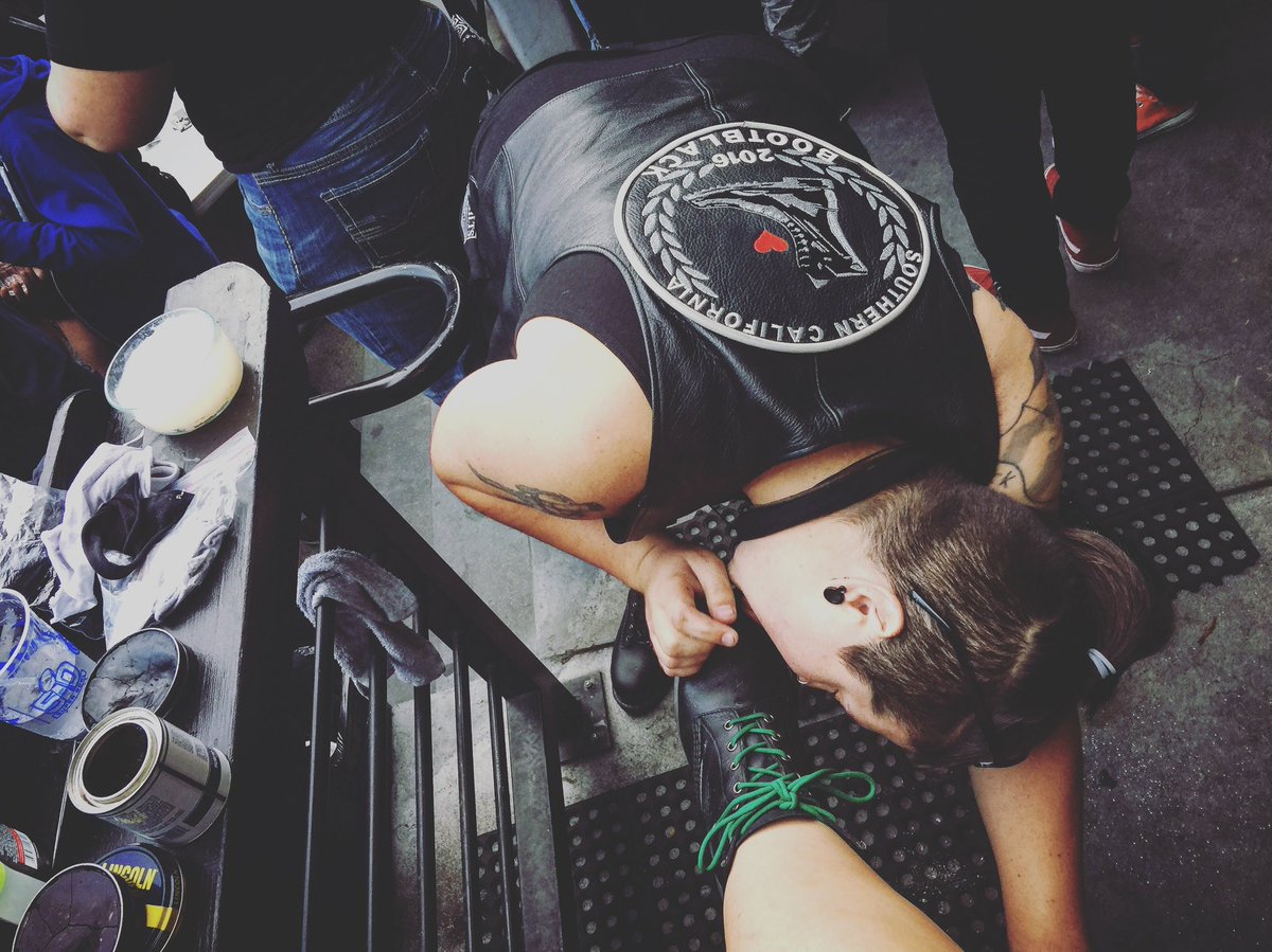 Are there any Bae area kinky Trans / queer discords? Asking for.... Me...