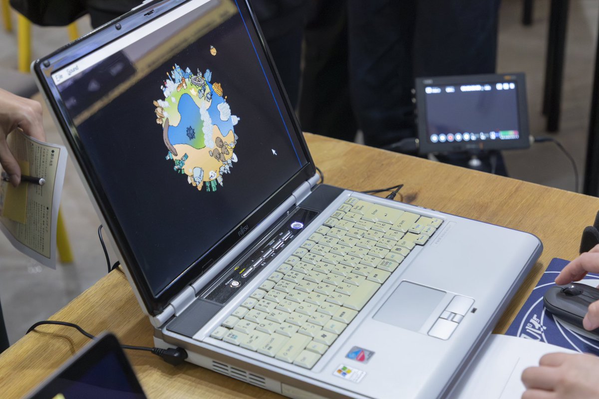 cdrom_studies's tweet photo. 💿第１回アーカイブ公開中💿

誰よりも嬉しそうに「ファンタスマゴリア」が動く様子を眺めて、ニコニコと当時の製作背景を教えて下さった潮永さん@shionagaMit 。今よりもソフトの性能や容量の制限は大きく、大変な作業ではありつつも、そのお話の様子から充実した時間を感じられました。 https://t.co/DCkvTmwMjC