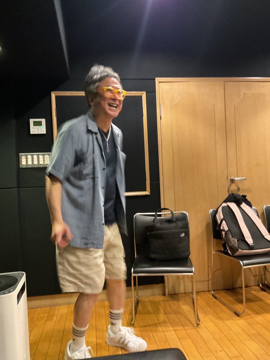 生配信に次ぐ生放送で、今日も夜ファニコンの配信です。
もうすっかりTVを見る事が無くなった僕が、若者達で頑張っている番組にお邪魔するなんて、内心では、何だか失礼な気がしてなりませんでした。
おそらく今日の生配信も、若者の中で失礼な私がいるのでしょう。

後ほど・・・