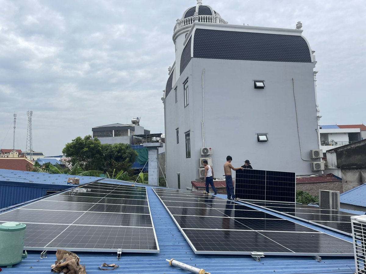 KienMatTroi's tweet photo. Nối tiếp series đạp mái nhà nữ tướng xưởng in tại Mỹ Thắng phường Nam Định tỉnh Ninh Bình https://t.co/UPfu5KHRth