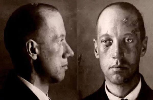 3 августа 1921 года был арестован Николай Гумилев. Путешественник, поэт, воин, романтик.
Гумилёв попал в расстрельный список через три недели после ареста. Ещё через два дня его расстреляли. Ему было 35 лет. Место казни и захоронения до сих пор неизвестно.