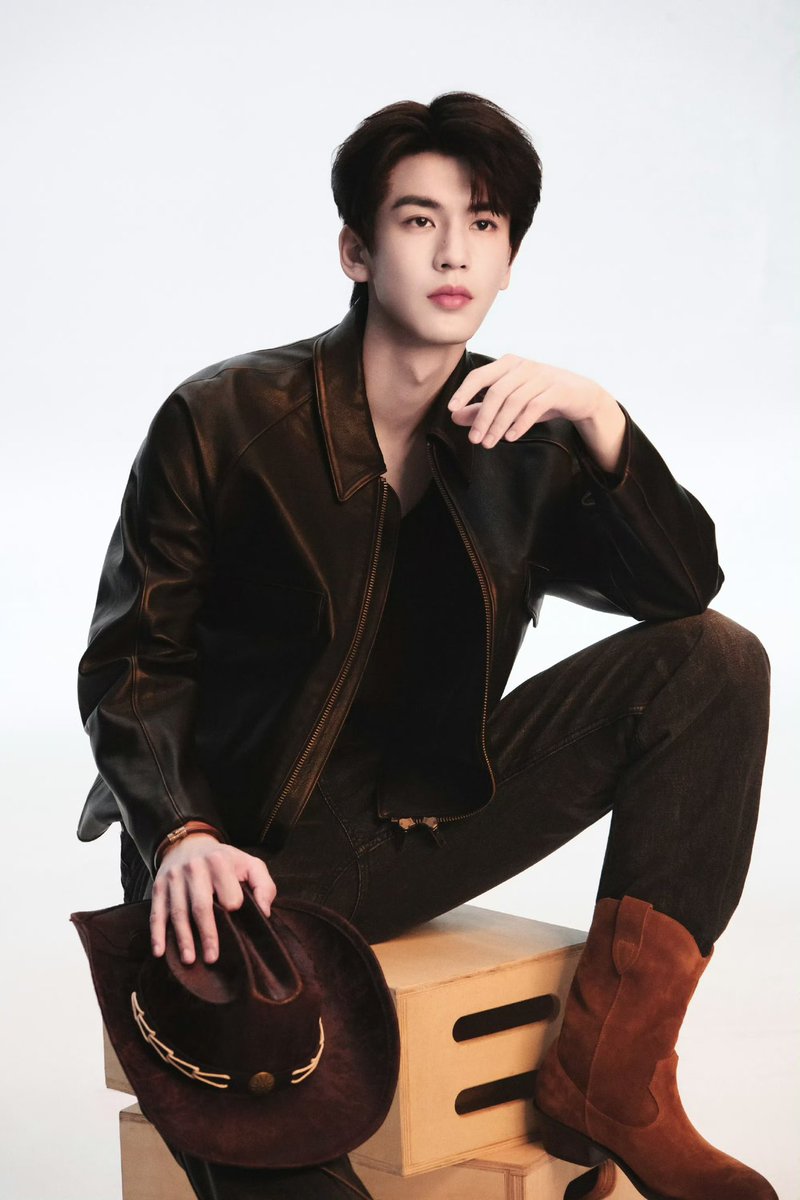 📸 250806 Zhang Linghe Studio Weibo Update #张凌赫 #ZHANGLINGHE