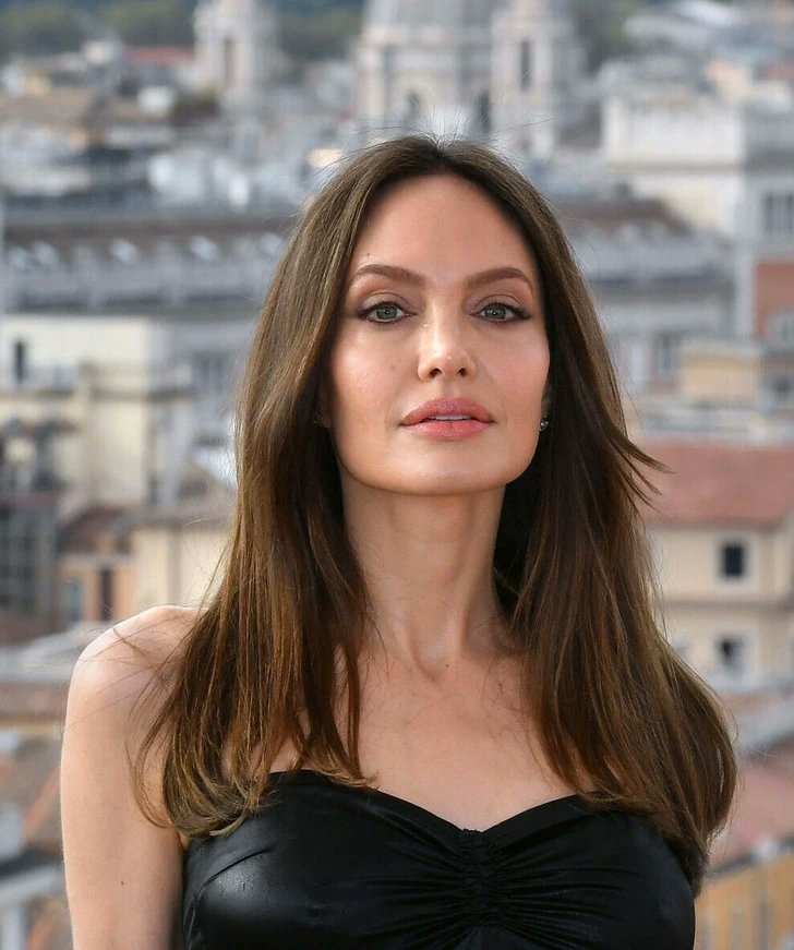 msbabu_x's tweet photo. 🚨🇵🇸 ANGELINA JOLIE – "40% of those #kiIIed in Gaza are innocent #chiIdren. Israel has turned Gaza into a mass grἀve" https://t.co/oddiG70Zpf