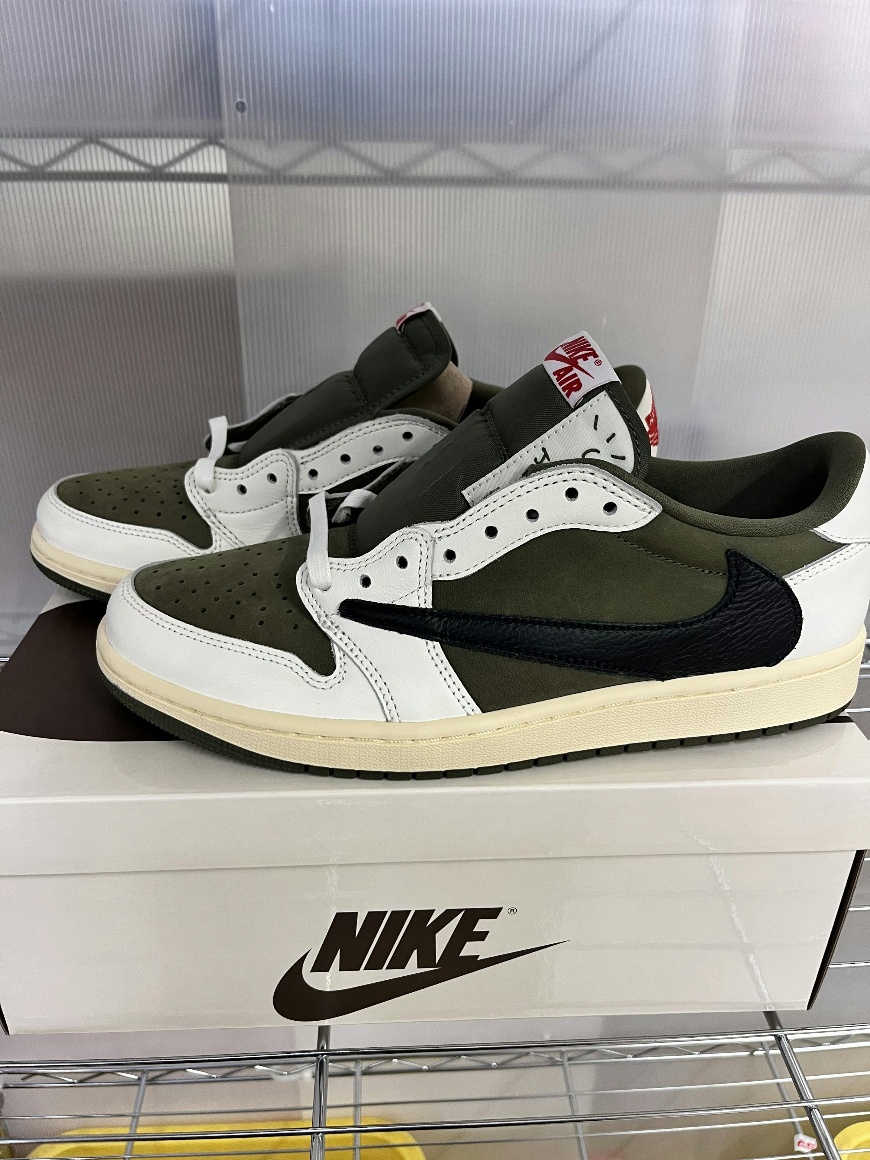 靴 TravisScottNikeAirJordan1ReverseOlive Travis Scott × Nike Air Jordan 1 Low OG SP “Reverse Olive”が