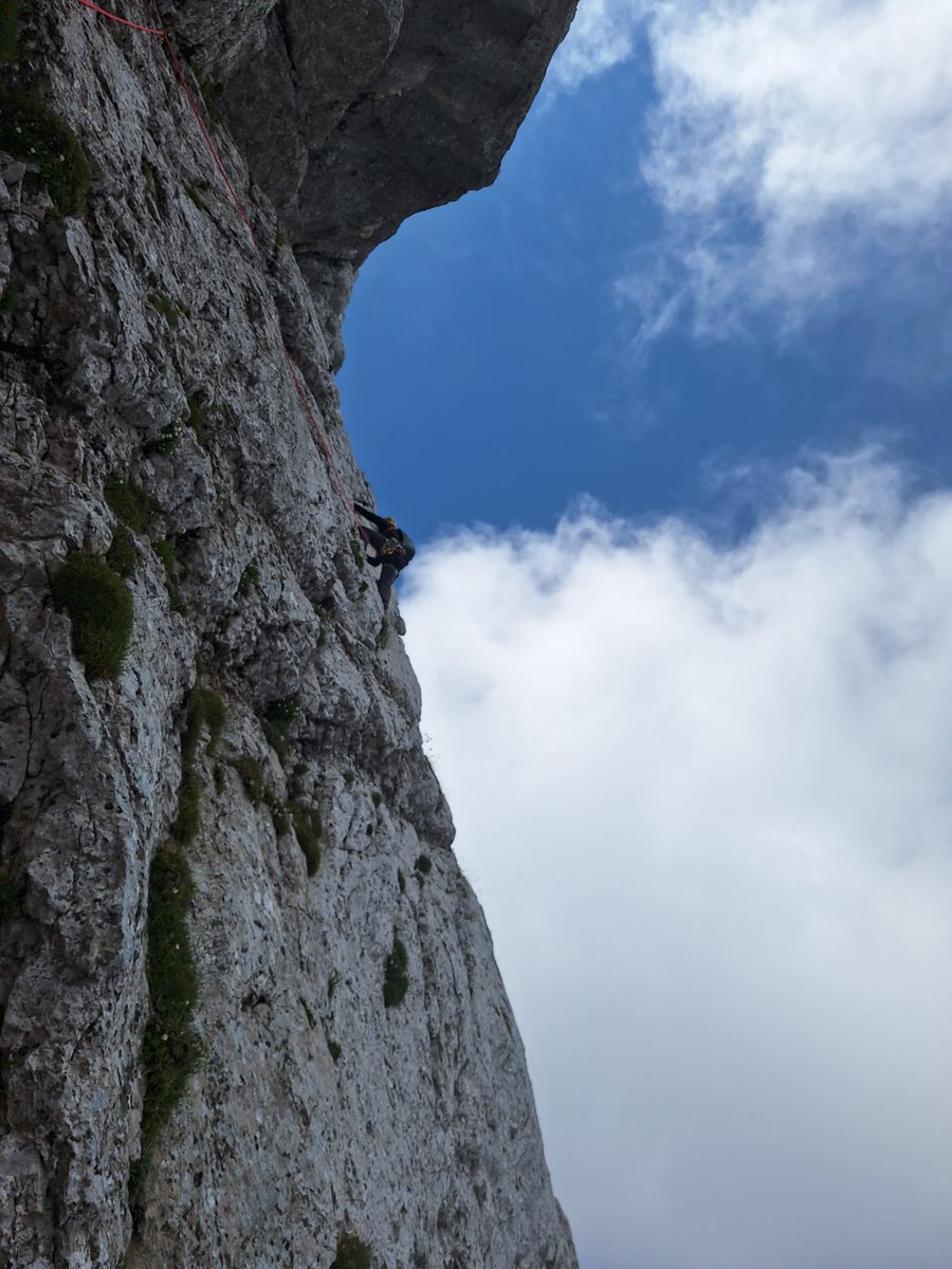 Direktna smer (Direct route), Srebrnjak, 16 pitches, 450 m, V, Julian Alps #alps #rockclimbing #slovenia