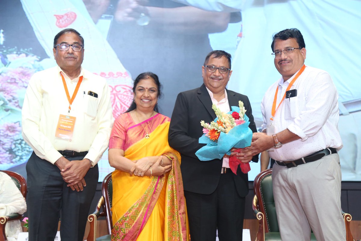 KiritkrJPatel's tweet photo. It was truly heartwarming to be welcomed by our State Marketing Managers, each showcasing the rich cultural heritage of their states with great warmth and pride. This spirit of unity in diversity is what makes the IFFCO family truly extraordinary. https://t.co/6ar6siwvvt