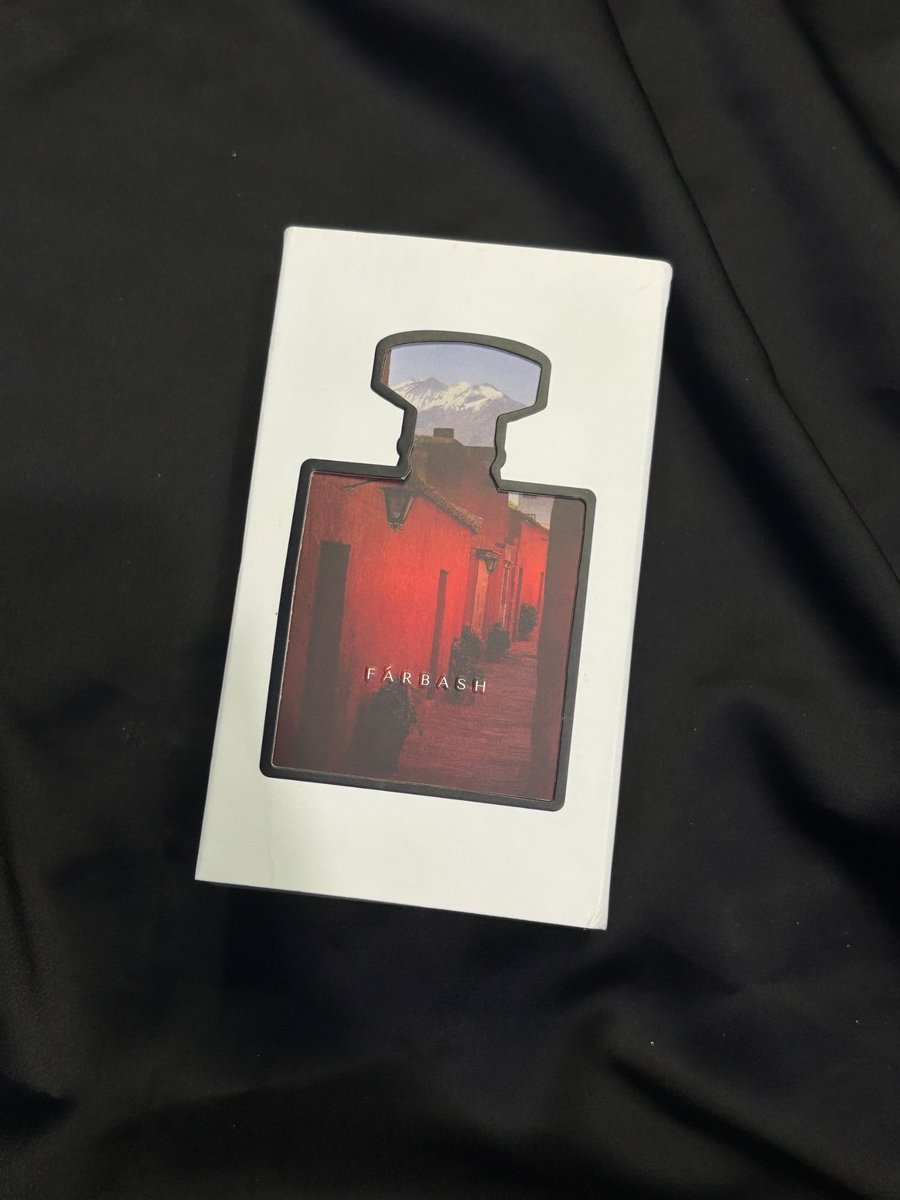 AKHIRNYAAAAA… nemuin lagi minyak wangi yang bikin lo ditanya
“eh lo wangi banget, parfumnya apa sih?”

gue cuma senyum🤩 karena enigma tuh bukan buat disebutin, tapi buat dirasain~ dan bukan cuma parfum. ini statement❤️