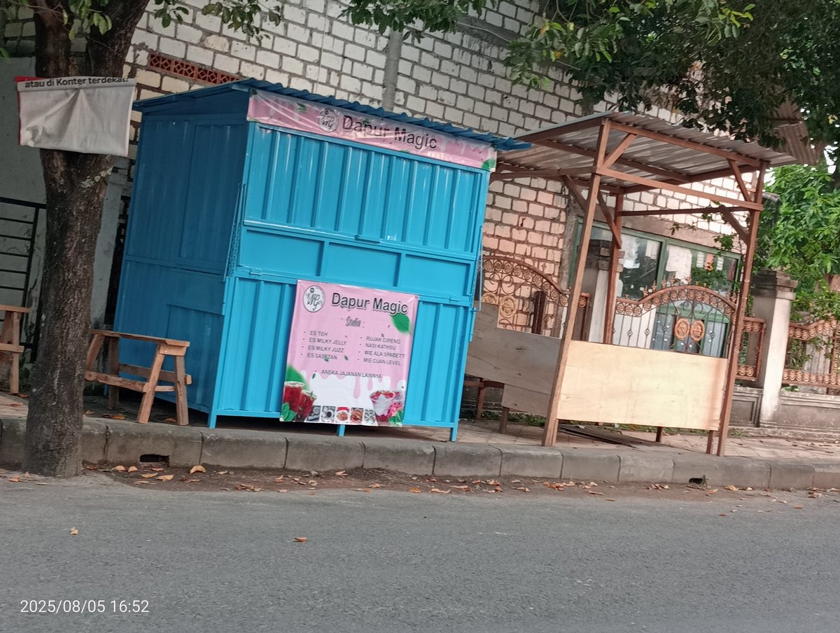PagiPerindu's tweet image. Selamat siang sobat X.... Mampir yuk di "Dapur Magic" 📍 disebelah BRI kecamatan Senori Tuban 
Hari ini Dapur Magic mulai buka pake countainer,yg sebelahnya itu kemarin 2minggu sebelumnya ganti countainer. Terimakasih ggeh bieb   @WagimanDeep212_  Ats dukungannya 🫶
#semangat🔥