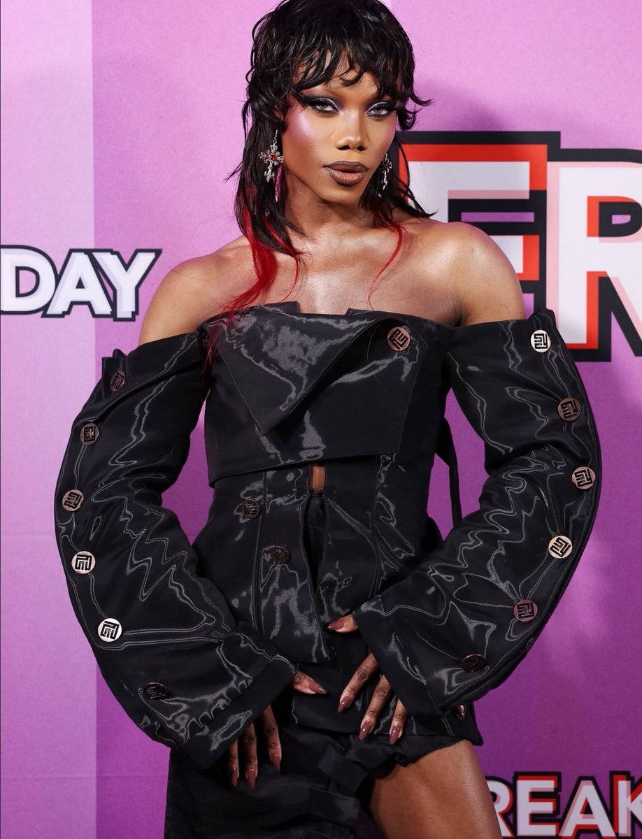 Drag_Crave's tweet photo. Hollywould Star looks fashionable for the "Freakier Friday" film premiere in Sydney, Australia. In theaters August 8. https://t.co/c63PBfbJPx