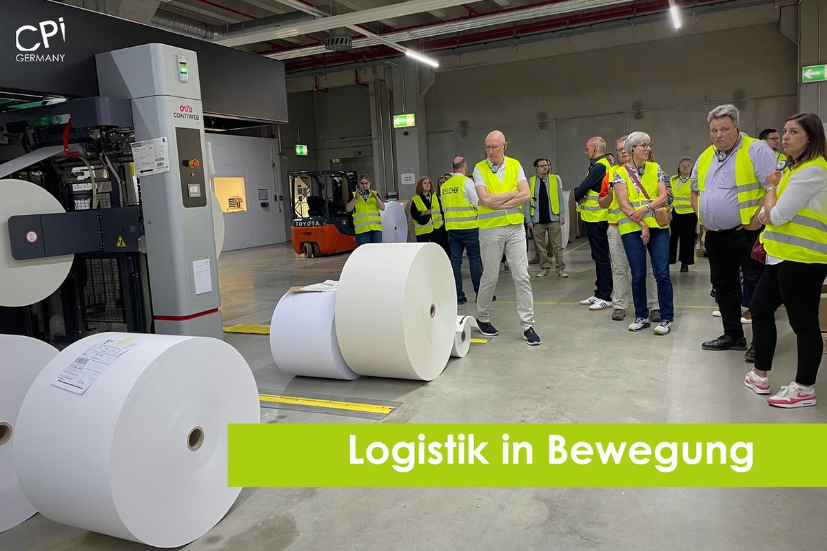 CPIGroup_'s tweet photo. In Echtzeit zu sehen, wie Bestellungen automatisch über Förderanlagen sortiert, verpackt und versendet werden, zeigt eindrucksvoll, wie aus digitaler Buchproduktion ein vollwertiger Logistikprozess wird.
 Haben Sie Fragen? robert.hoellein@cpi-print.de
#buch #cpi #buchdruck #pod https://t.co/QOn2W80qTC