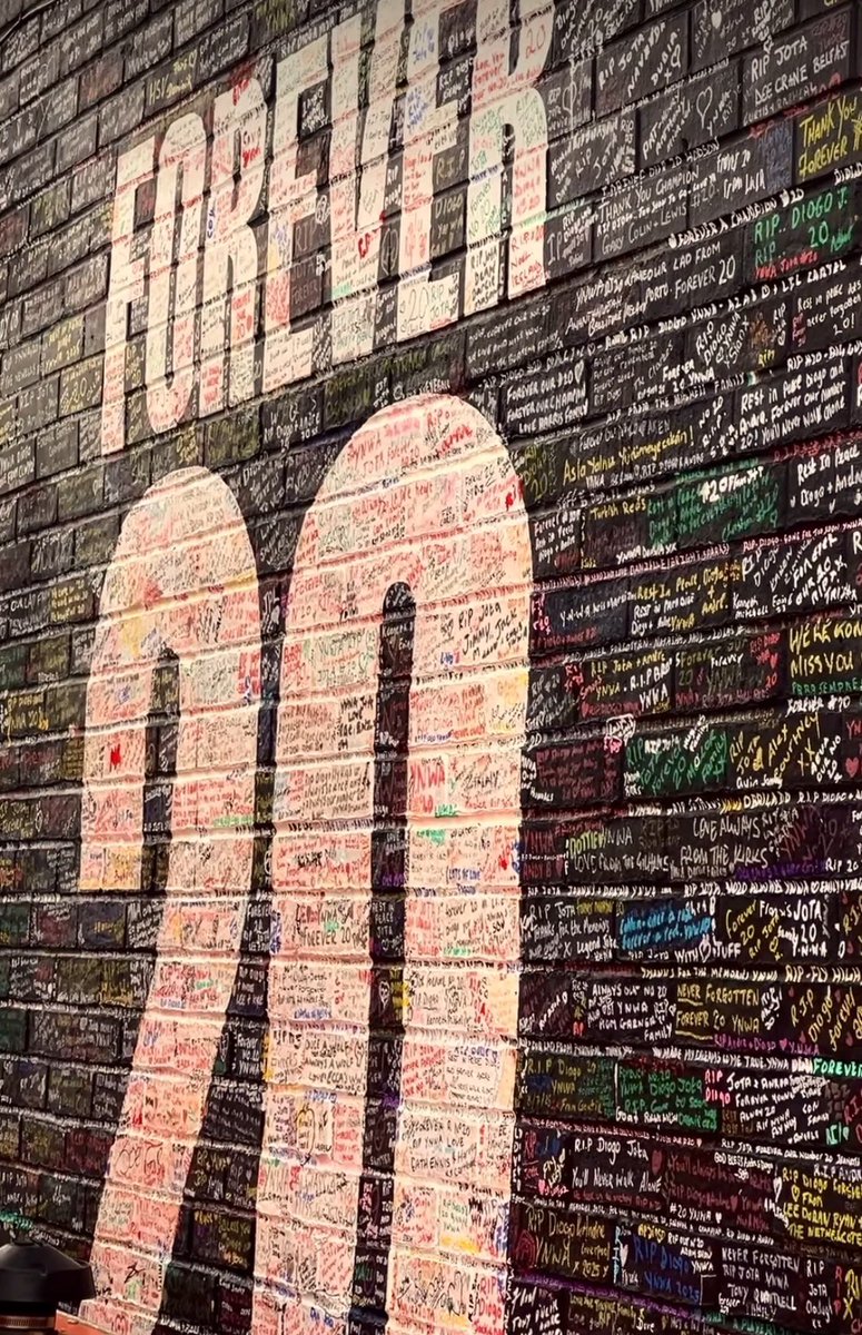 The Forever 20 wall, filled with heartfelt messages 🫶

#lfc #forever20 #ynwa