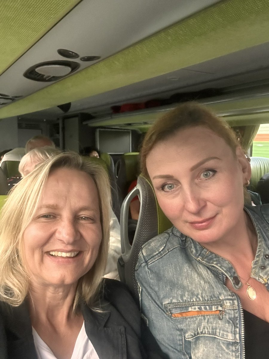 Dzisiaj Karol Nawrocki wchodzi do gry🇵🇱✌️Gry o Polskę, Piękne upamiętnienie 1000-lecia koronacji. Nie ma przypadków, są znaki. Kto w drodze, by być świadkiem historii??? Bielsko-Biała jedzie! I pozdrawia wszystkich patriotów
#MójPrezydent