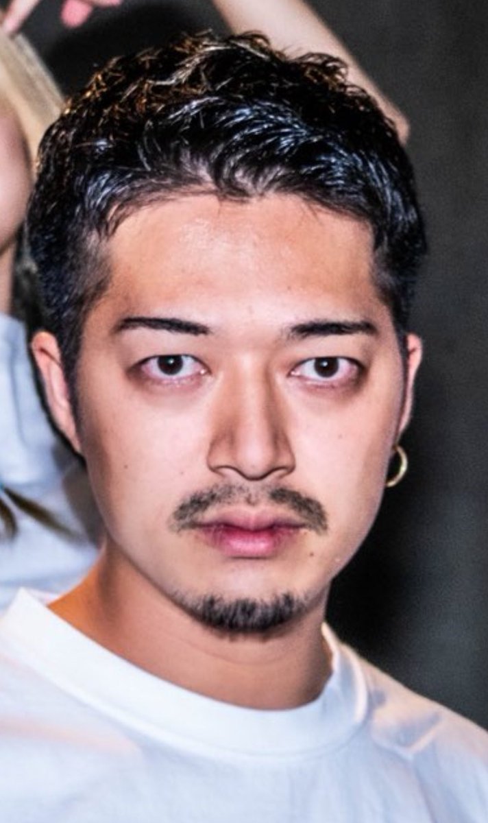 スーパーから出る前カンカンに晴れてたのに出たら爆裂に雷雨でコレ