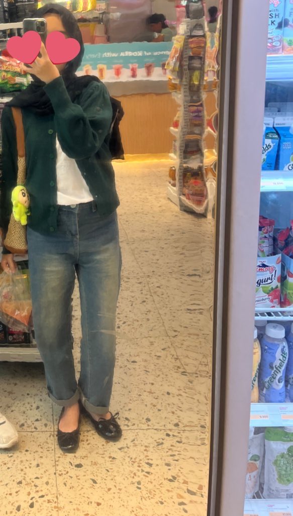 pixiekasa's tweet photo. cardigan nigoo warna emerald 50k ajaa, beli di bulan maret &amp; jarang dipake, masih baguss mulus. bb aku 45 tb 156 di aku look nya ginii https://t.co/xghg85RnIt