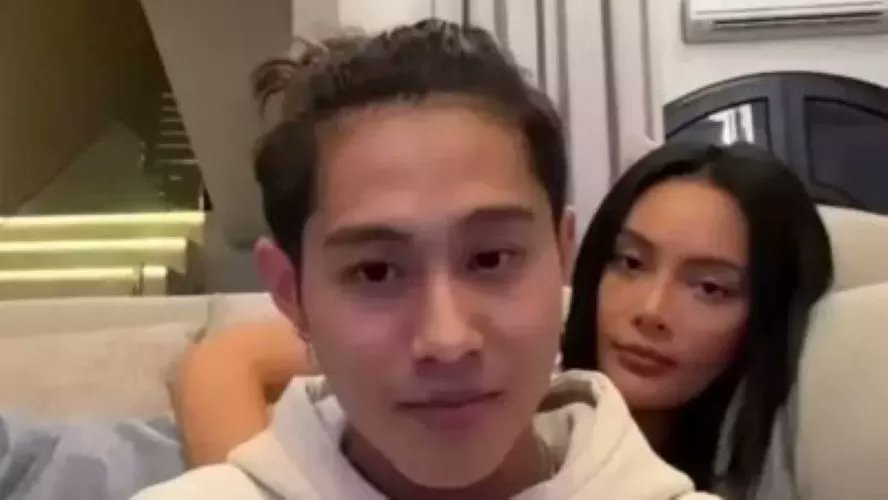 Infoviral699's tweet photo. DJ panda &amp; Erika cerlina blunder - Doods

Doods - videy👇🏻💦
https://t.co/JEK1QmzVXp
https://t.co/JEK1QmzVXp

#djpanda #erikacarlina #viral #viralvideo https://t.co/553Jyglzkn