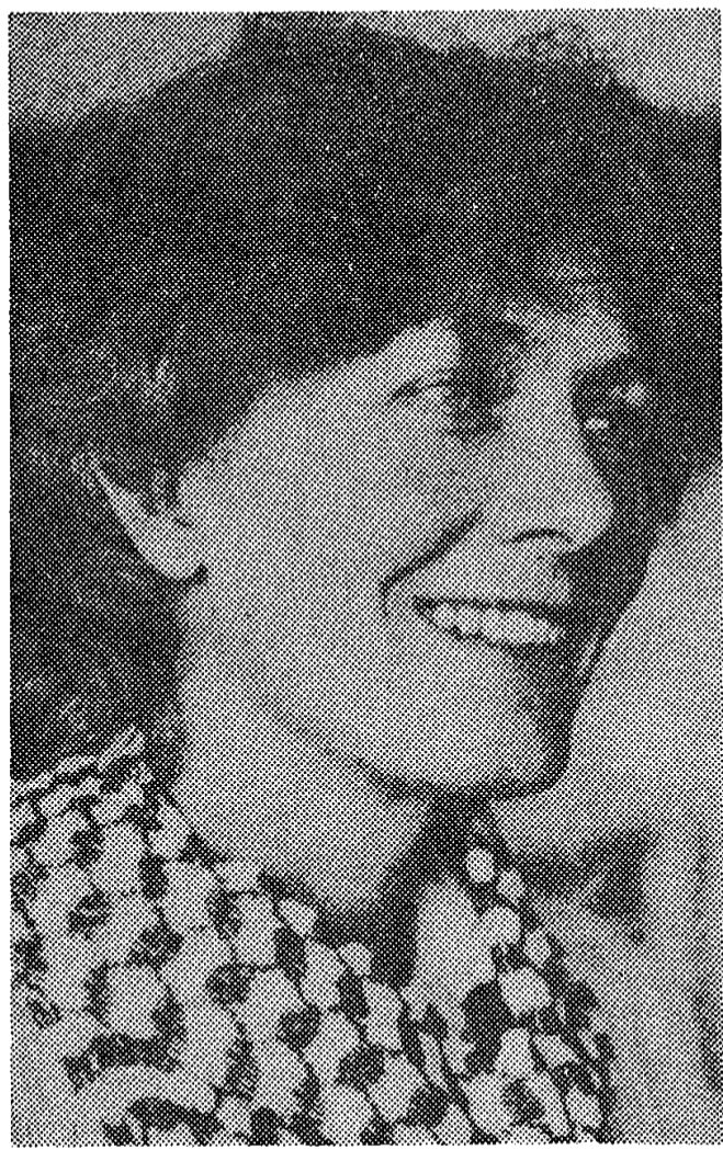 لن أنسى أبدًا تلك السيدة الفلسطينية التي فقدت ثمانية من أفراد أسرتها ، أثناء حديثي معها دخلت ابنتها التي كانت تدرس الأدب الإنجليزي وعندما سألتها عن كاتبها المفضل ؟ أجابت: شكسبير، ثم بدأت تلقي إحدى سونيتاته بصوت عذب ، كانت نفس القصيدة التي كان والدي يحبها كثيرًا .
- فانيسا ريدغريف