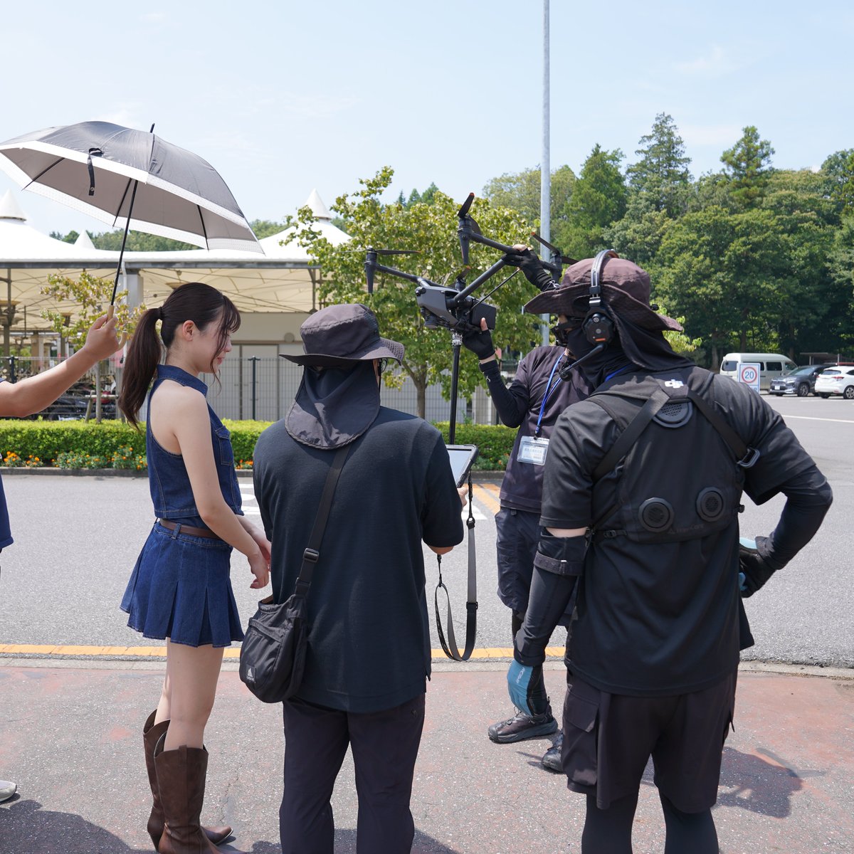 ついに始動、" VR "制作！👓

毎年、#モーターサイクルショー の #BDSバイクセンサー ブースで公開している『”VR” BDS柏の杜会場見学ツアー』🚶🚩

今年はなんと・・・
#ドローン を使っての空中撮影！！！🛸
一体どんな見学ツアーになるのか、スタッフも想像できません🔥🔥

▼ 撮影の様子📷