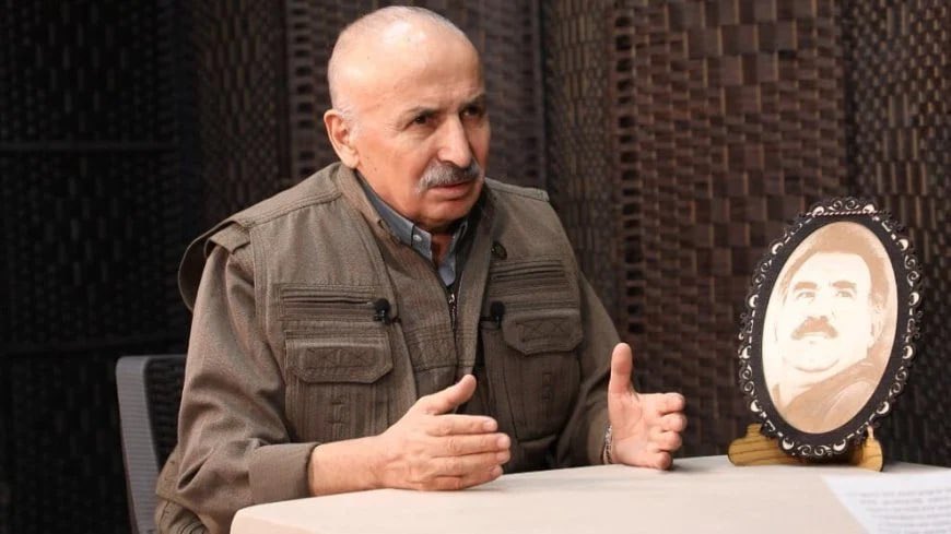 ♦️KCK Yürütme Konseyi Üyesi Mustafa Karasu, “Komisyonun işlevsel olabilmesi için ilkin gidip Önder Apo ile tartışması, sadece silah bırakma ve dönüş süreci ile sınırlı kalmaması ve Kürt sorununun çözümünü hedefleyen demokratik adımlar atması gerekir" dedi.