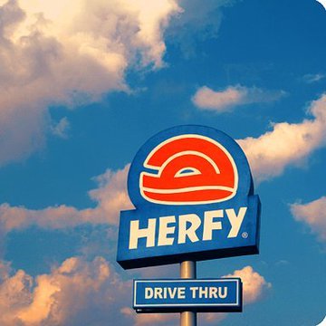 🔴 هرفي تعود إلى الربحية بعد رحلة الخسائر 👍

أعلنت شركة #هرفي عن تحقيقها لصافي أرباح بـ 899,934 ريال مقارنة بخسائر  في الربعين السابق والمماثل..

شكل #هرفيكو هو السبب 😂😂