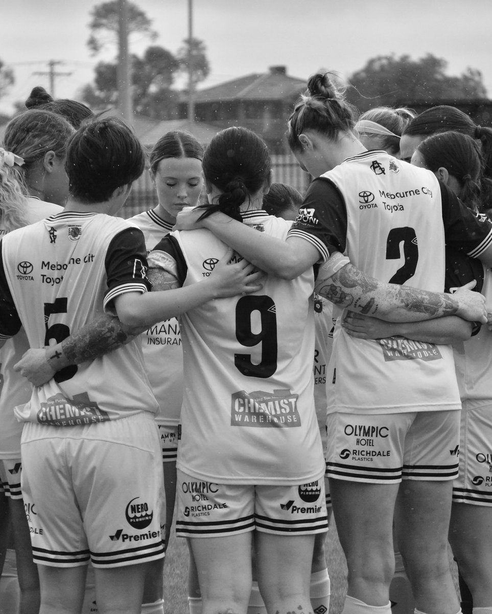HUAlexanderFC's tweet photo. Today marks one month since the passing of Keely Lockhart.

Keely’s physical absence has been sorely missed, however we play on with her spirit forever.

Forever our number 9, never forgotten.
#KL9💛🖤 https://t.co/xzilgRiWYD
