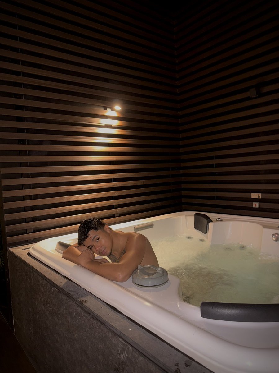 _itsmjpolintan's tweet photo. Bubbles n chill 🧼 https://t.co/GLC2Xs410G
