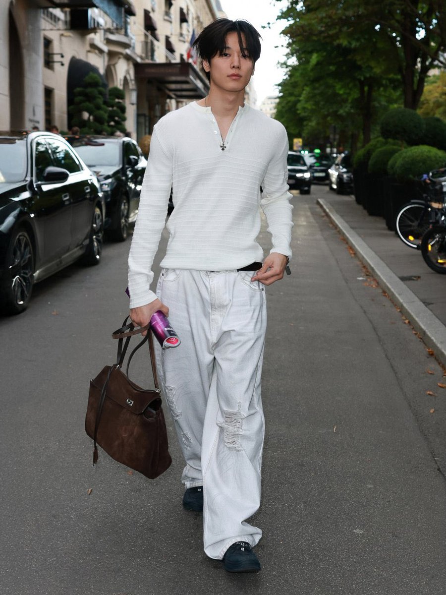 supermodel juyeon spotted in paris