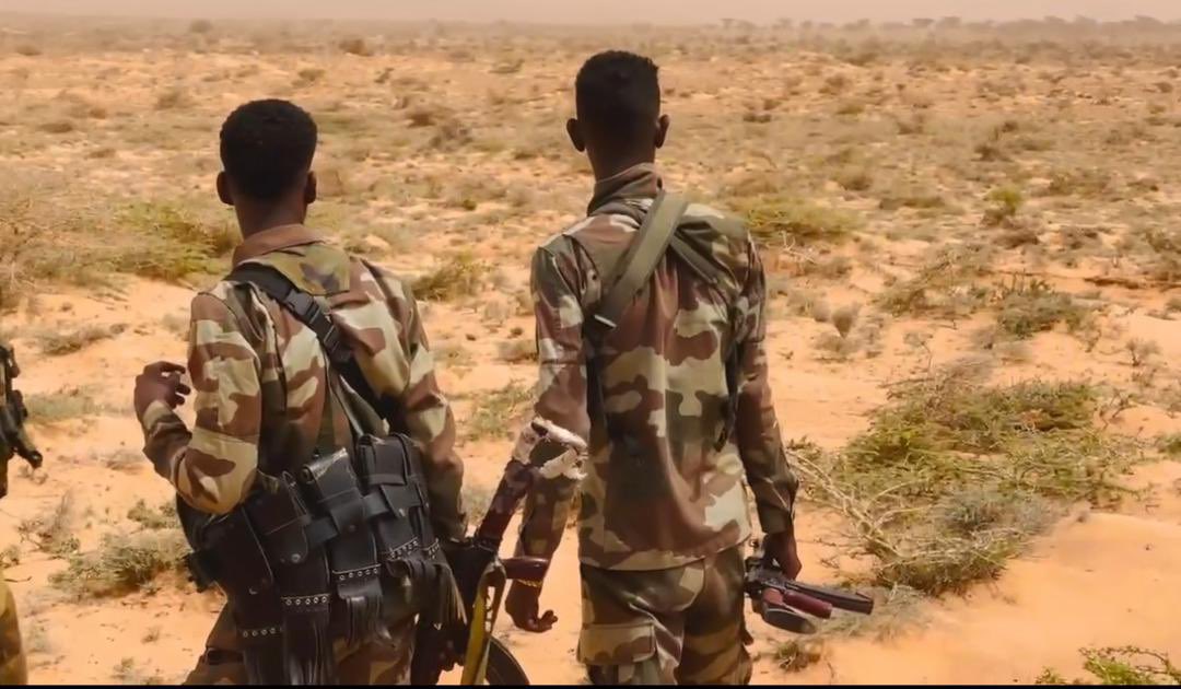 HalimoMaxamed's tweet photo. Ciidanka Xoogga Dalka Soomaaliyeed iyo kuwa iskaashatooyinka deegaanka ayaa 3 ka tirsan Al-Shabaab ku dilay howlgal ka dhacay agagaarka magaalada Xarardheere, iyagoo sidoo kale gacanta ku dhigay hub lagu dhibaateynayay shacabka. #Soomaaliya #LaDagaalankaArgagixisada https://t.co/MkULOmmzrD