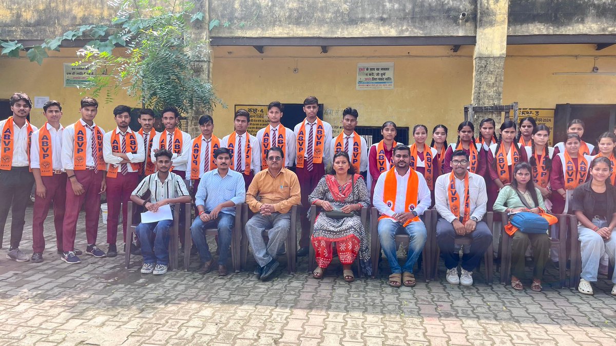 ABVP4Agra's tweet photo. अखिल भारतीय विद्यार्थी परिषद आगरा महानगर द्वा�� छावनी नगर ईकाई की लाल बहादुर शास्त्री इंटर कॉलेज इकाई का गठन किया गया। जिसमें मुख्य रूप से राष्ट्रीय कार्यकारिणी सदस्य शुभम कश्यप जी, कॉलेज प्राचार्य संगीता बघेल जी,पूर्व नगर अध्यक्ष सर्वेश तिवारी जी एवं अन्य कार्यकर्ता उपस्थित रहे। https://t.co/Q1G0AbJB7J