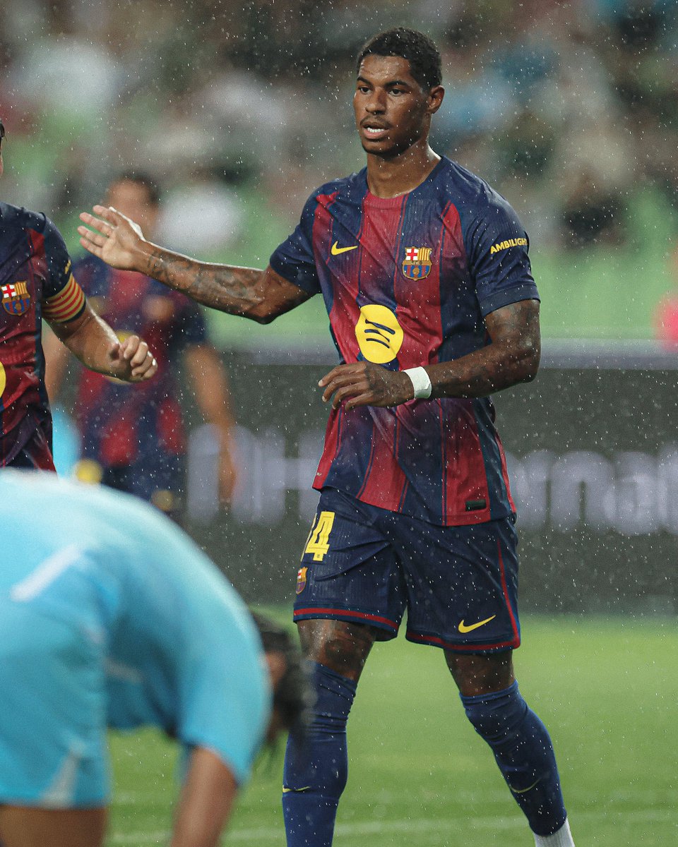 🚨 Barcelona face a race against time to sell players so they can register Marcus Rashford in their squad.

(Source: @SPORT)